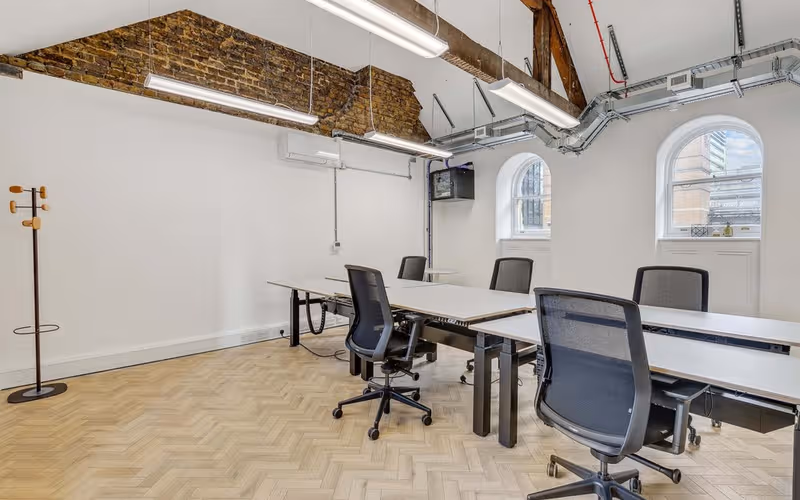 19-33 Liverpool Street, London, 6 DESKS 19-33 Liverpool Street, London image 1