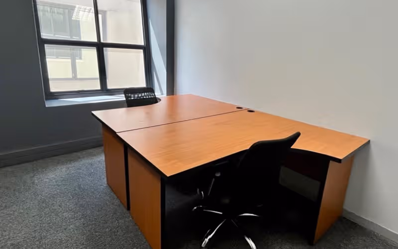 100 Elizabeth Road, Boksburg, 5 DESKS 100 Elizabeth Road, Boksburg image 1