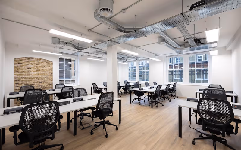 52 Tabernacle Street, London, 11 DESKS 52 Tabernacle Street, London image 1
