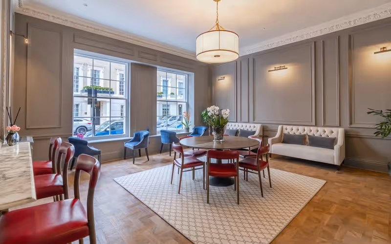 58 Grosvenor Street, London, 30 DESKS 58 Grosvenor Street, London image 1