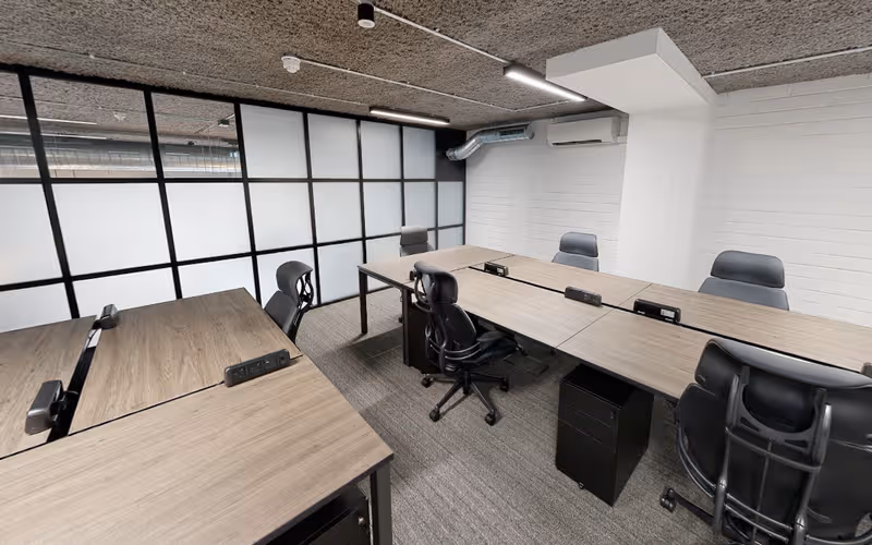 6 Watergate Walk, London, 11 DESKS 6 Watergate Walk, London image 1