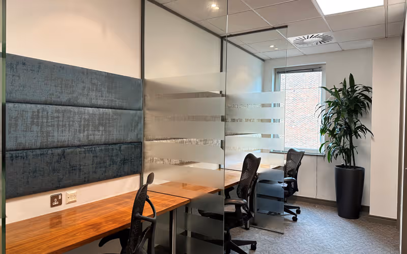 16 Pepper Street, Greater London, 6 DESKS 16 Pepper Street, Greater London image 1