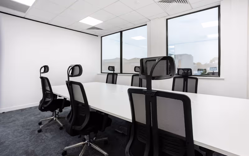 18 York Road, Maidenhead, 28 DESKS 18 York Road, Maidenhead image 1