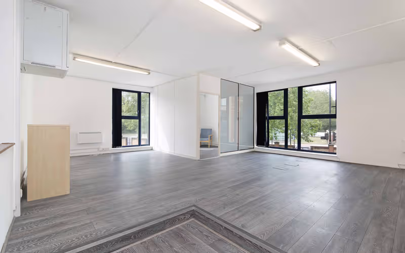 Lower Road, London, 28 DESKS Lower Road, London image 1