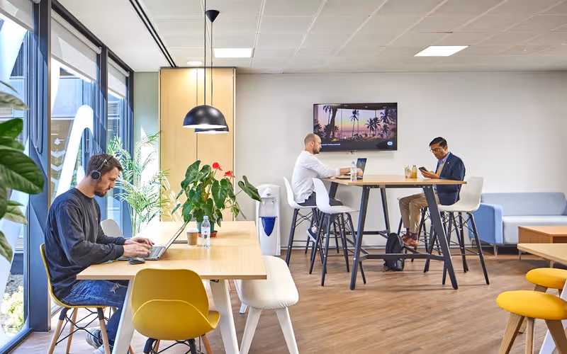 Reeds Crescent, Watford, 22 DESKS Reeds Crescent, Watford image 1