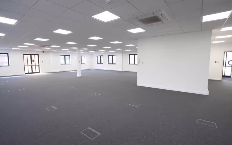 Almondsbury Business Park, Bristol, 100 DESKS Almondsbury Business Park, Bristol image 1