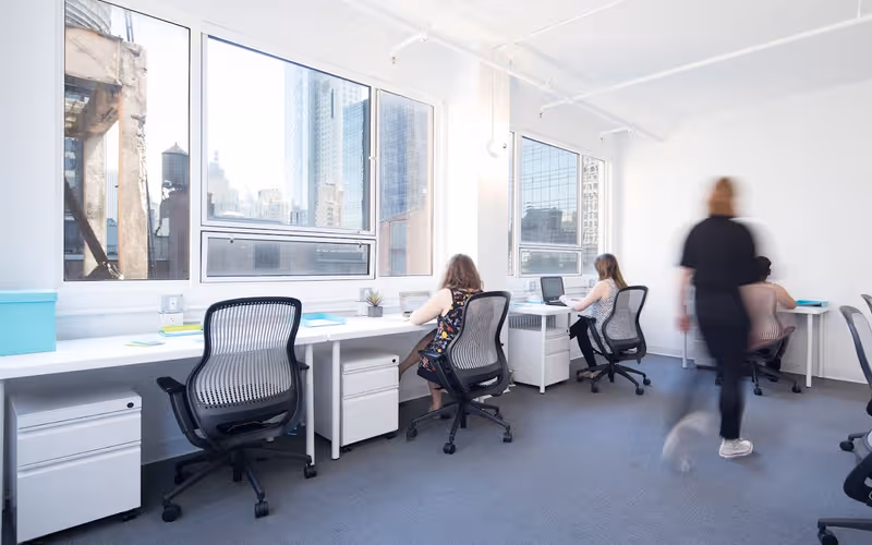 195 Broadway, Brooklyn, 6 DESKS 195 Broadway, Brooklyn image 1