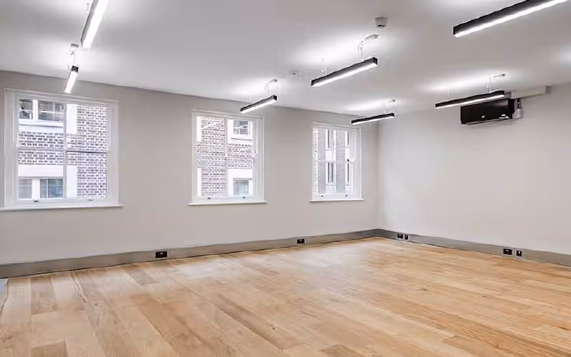 47 Beak Street, Carnaby, 10 DESKS 47 Beak Street, Carnaby image 1