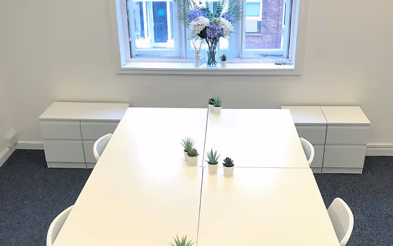 79a Grapes House Esher High Street, Esher, 12 DESKS 79a Grapes House Esher High Street, Esher image 1