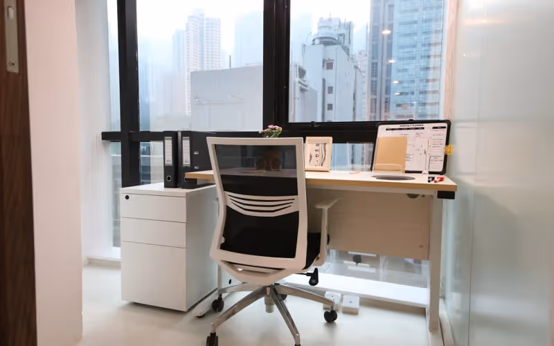 1 Wellington Street, Hong Kong, 3 DESKS 1 Wellington Street, Hong Kong image 1