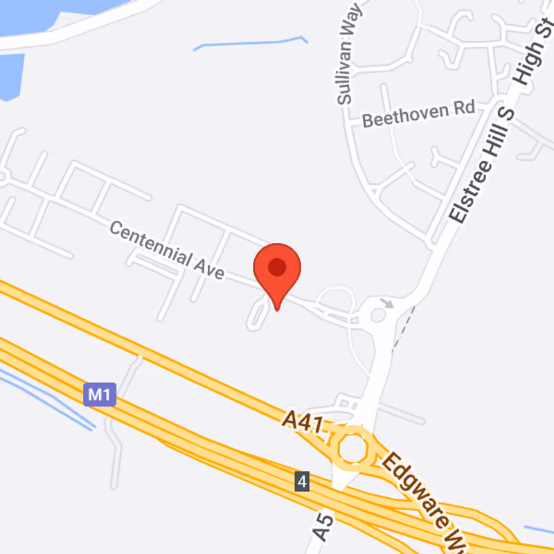 720 Centennial Court, Elstree - Image 11