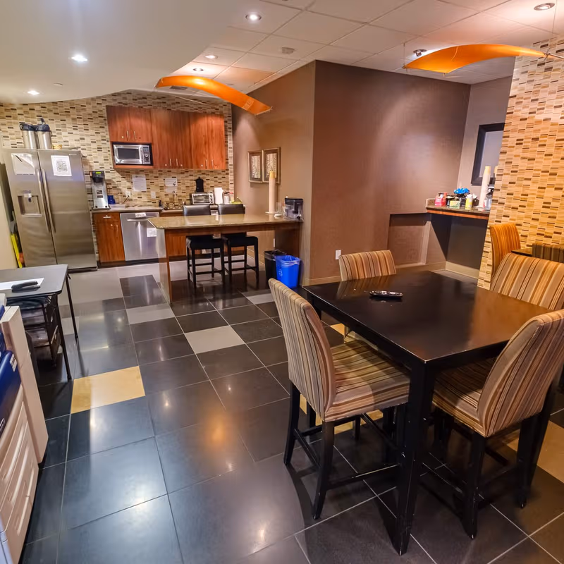 440 Monticello Avenue, Norfolk - Image 6