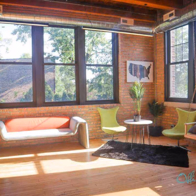 4311 N Ravenswood Ave, Chicago - Image 2