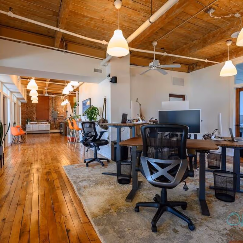 33 Commercial Street, Gloucester - Image 1