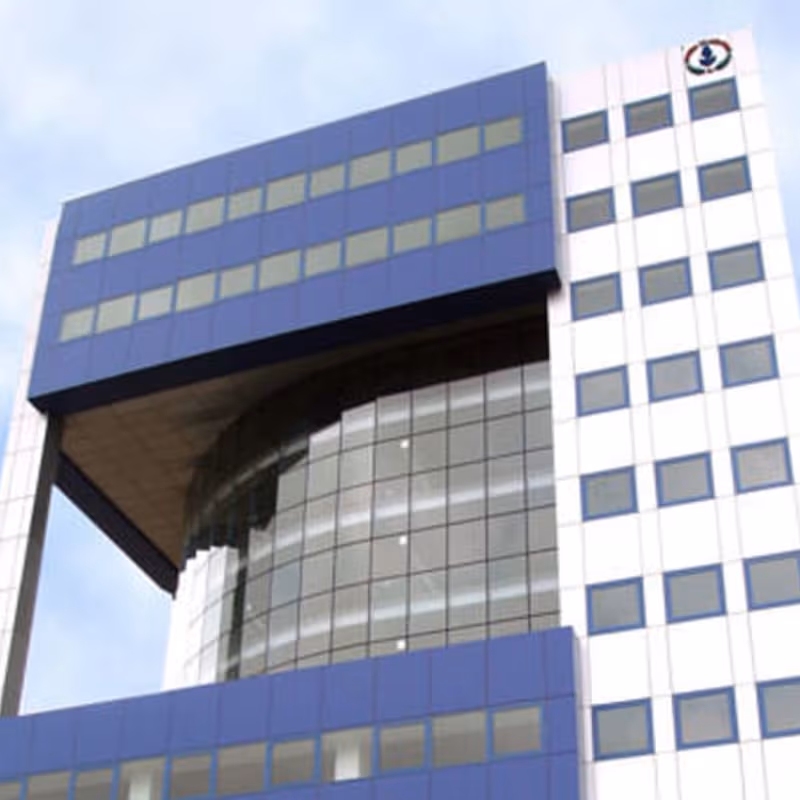 Moulvi Tamizuddin Khan Rd, Karachi - Image 1