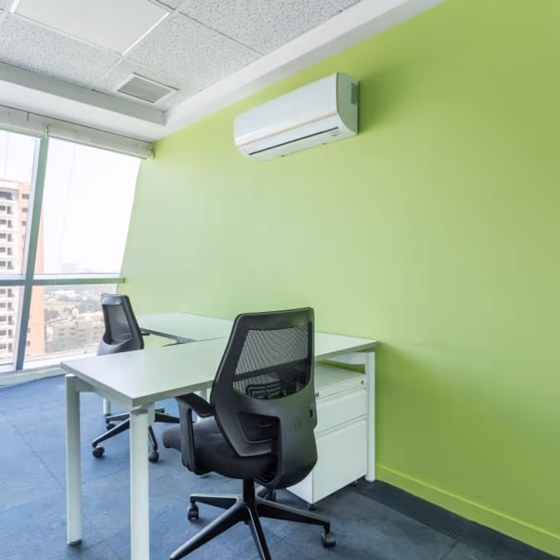 Ii Chundrigar Road, Karachi - Image 2