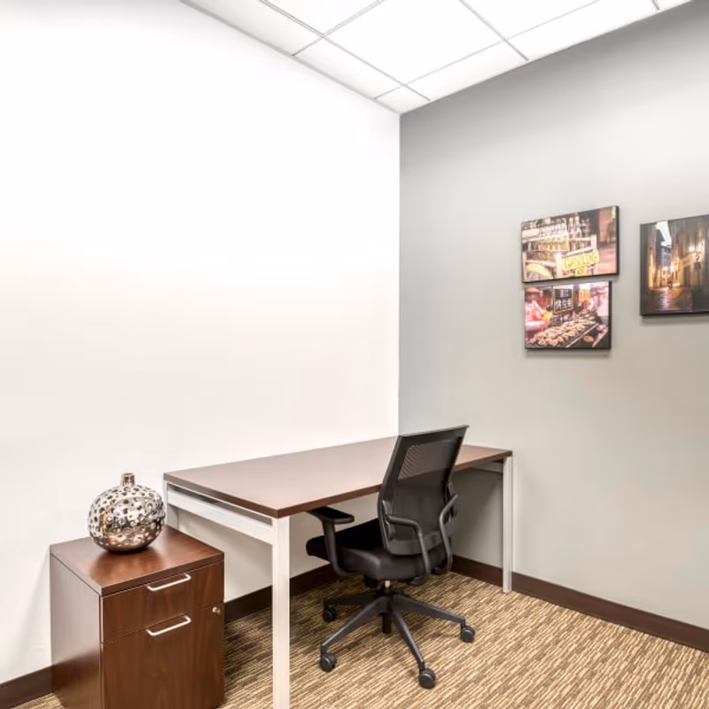 301 Edgewater Place, Wakefield - Image 1