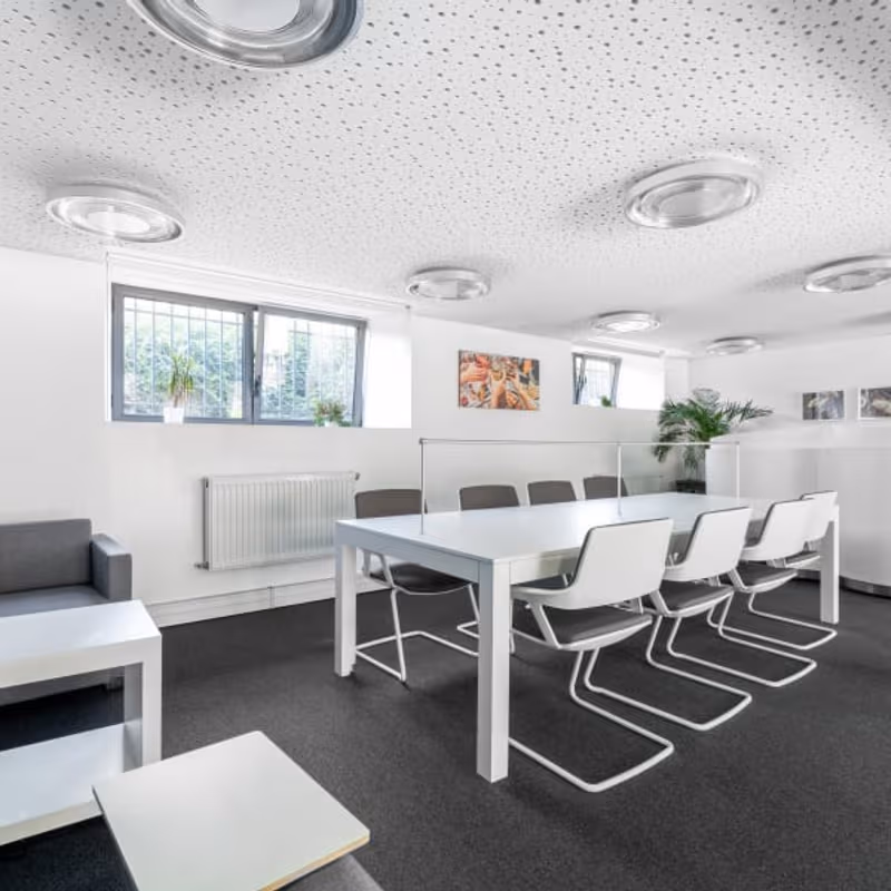 3 Rue Paul Tavernier, Fontainebleau - Image 2