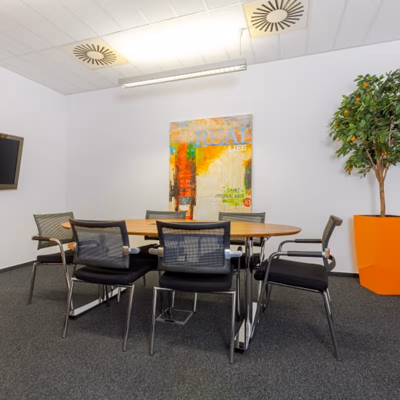 Oktober Huszonharmadika U 8-10, Budapest - Image 7