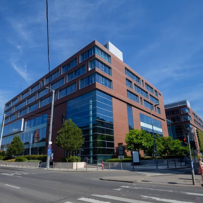 Oktober Huszonharmadika U 8-10, Budapest - Image 8