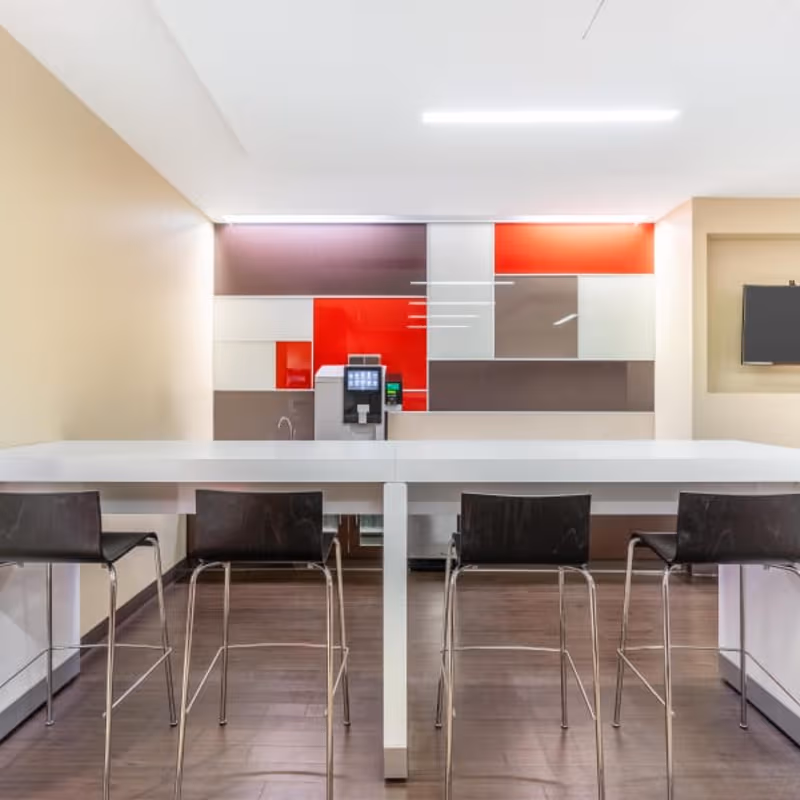 1 Meadowlands Plaza, East Rutherford - Image 2