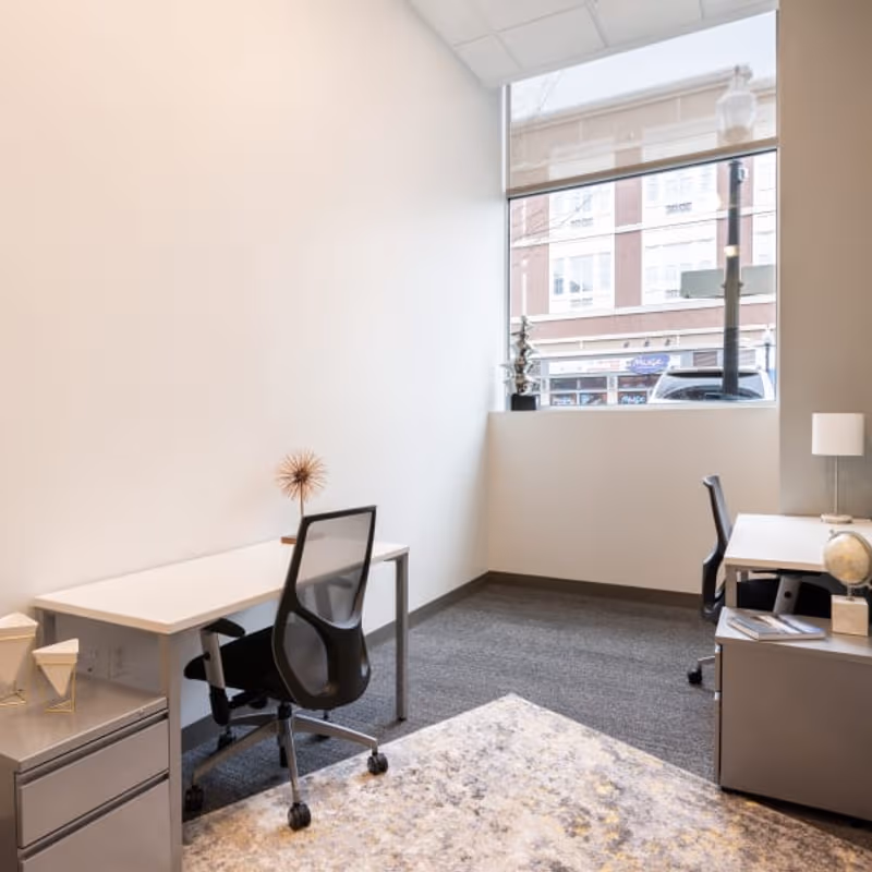 71 Raymond Rd, West Hartford - Image 2