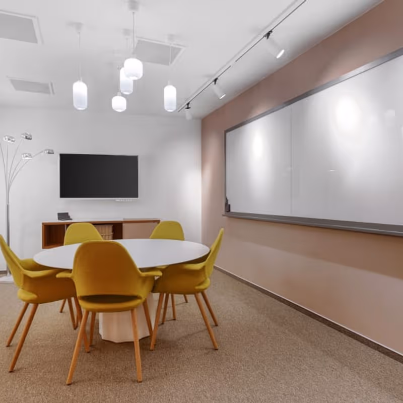 Szervita Square 8, Budapest - Image 2