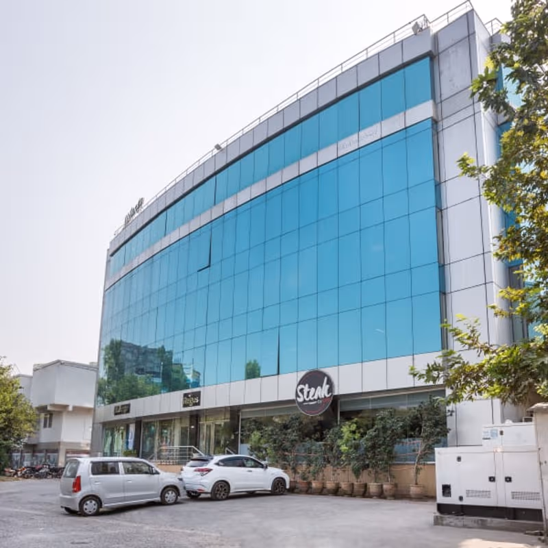 M-13 F 7 Markaz, Islamabad - Image 1