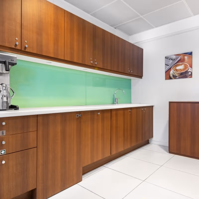 5 Place De La Pyramide, Paris - Image 8