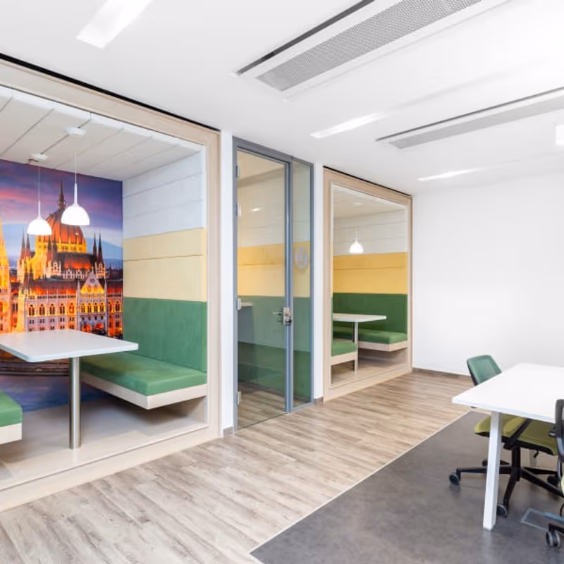 Soroksari Ut 44, Budapest - Image 2