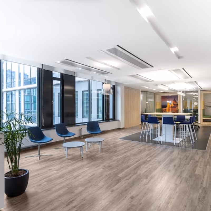 Soroksari Ut 44, Budapest - Image 5