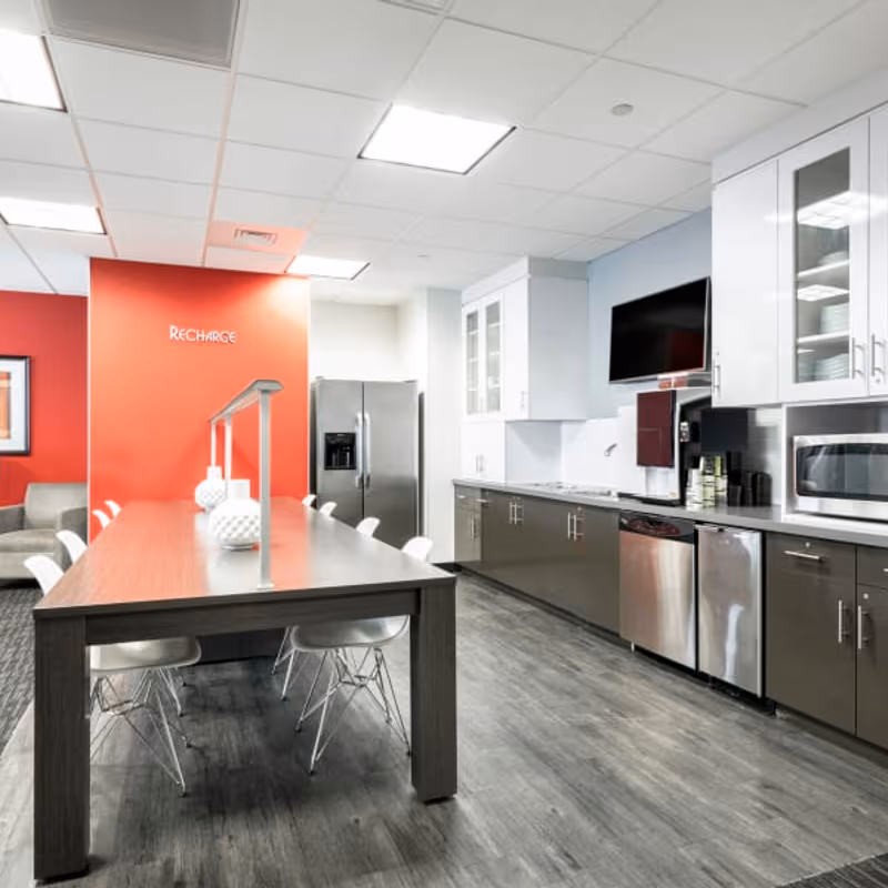 400 Renaissance Center, Detroit - Image 7