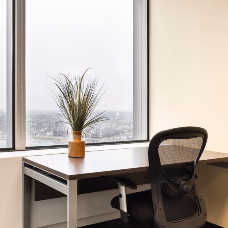 400 Renaissance Center, Detroit - Image 1