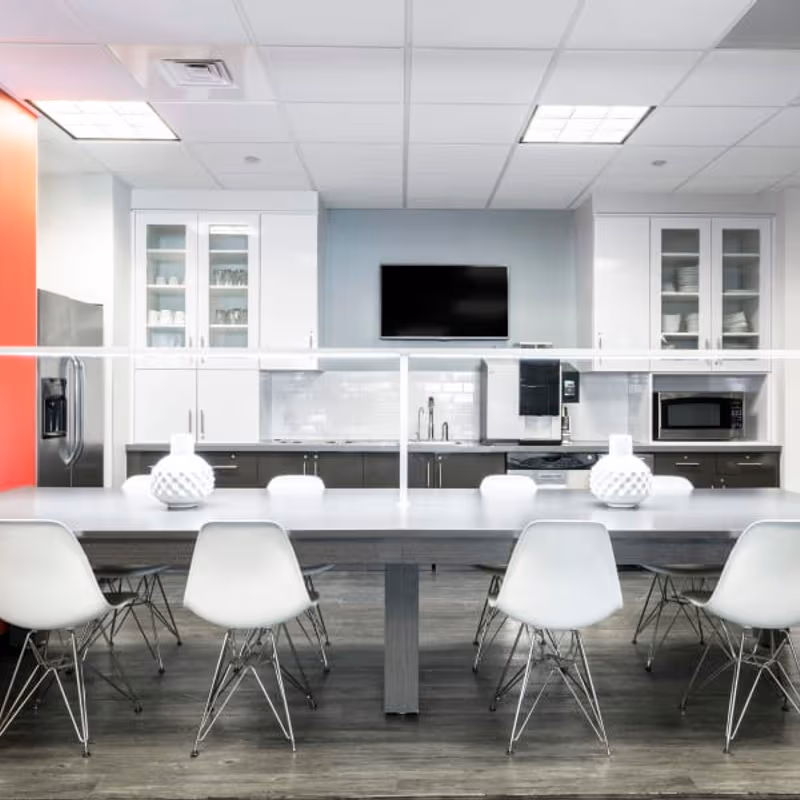 400 Renaissance Center, Detroit - Image 8