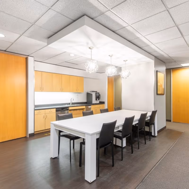 2000 Town Center, Southfield - Image 8