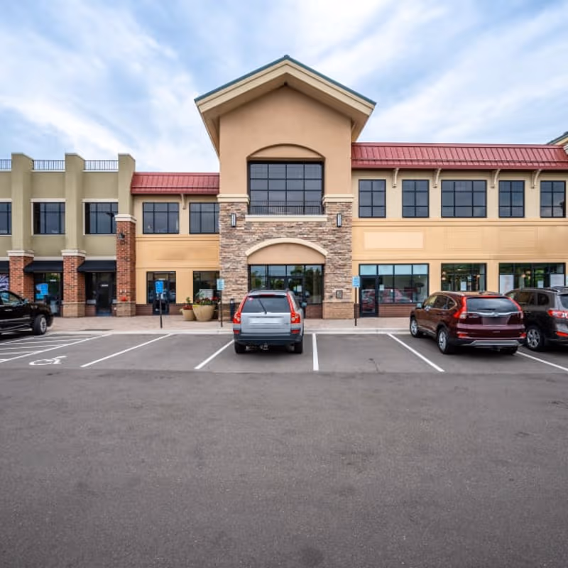 11670 Fountains Drive, Maple Grove - Image 8