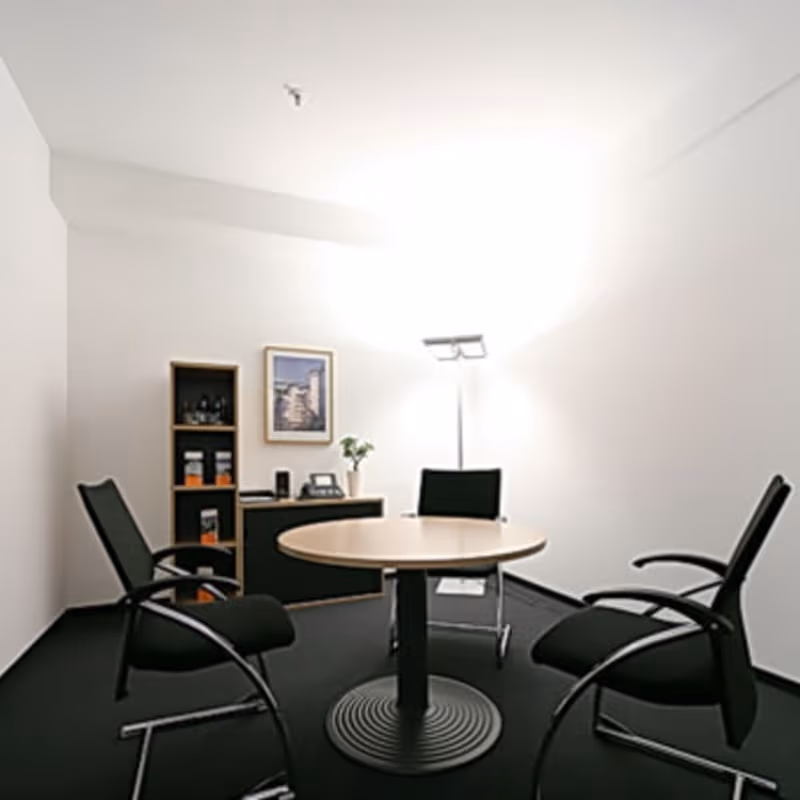 Kossuth Lajos Utca 7-9, Budapest - Image 2