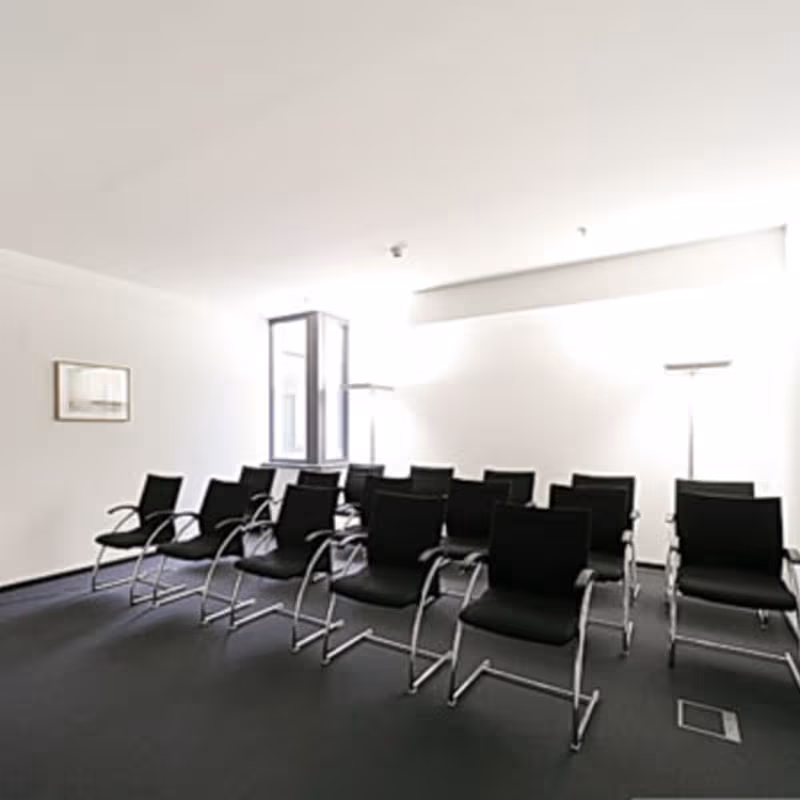 Kossuth Lajos Utca 7-9, Budapest - Image 7