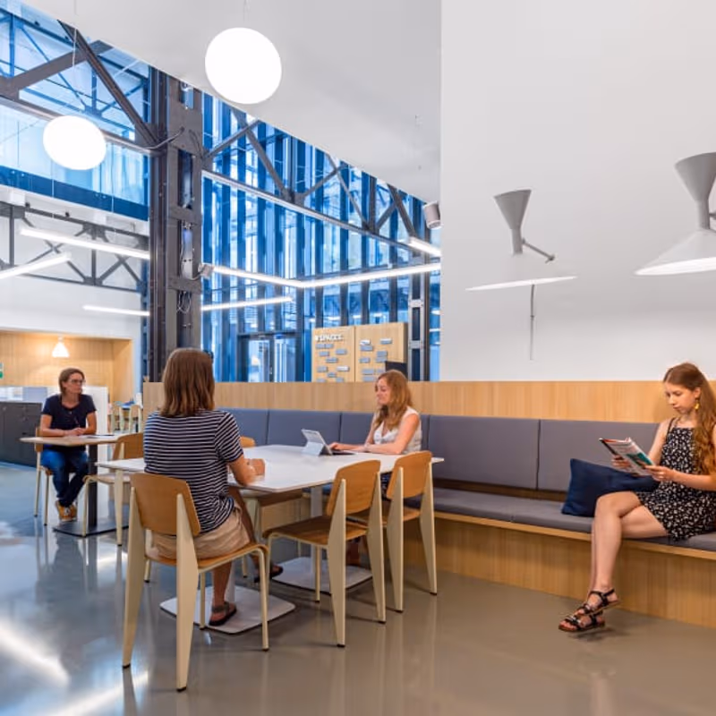 Vaci Ut 47 E, Budapest - Image 1