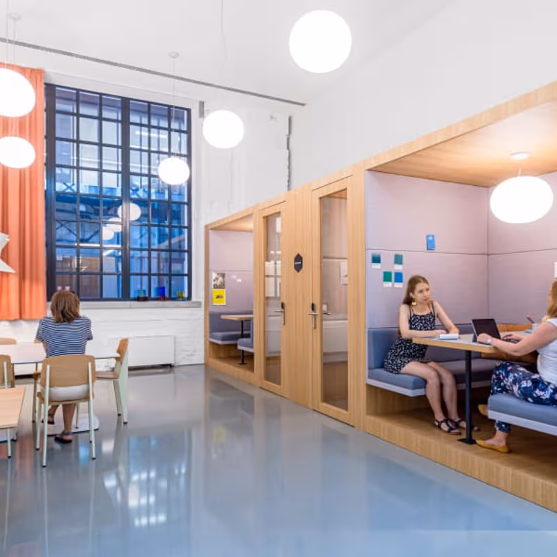 Vaci Ut 47 E, Budapest - Image 11