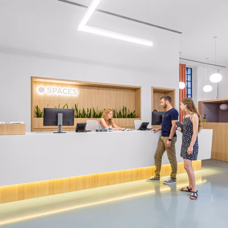 Vaci Ut 47 E, Budapest - Image 2