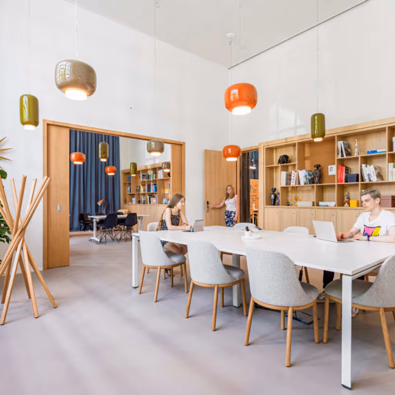 Vaci Ut 47 E, Budapest - Image 10