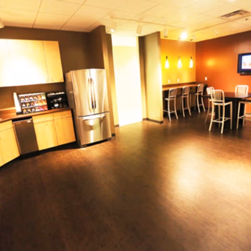 1661 International Drive, Memphis - Image 8