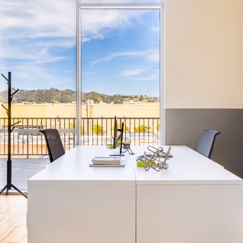 925 North La Brea Ave, Los Angeles - Image 2