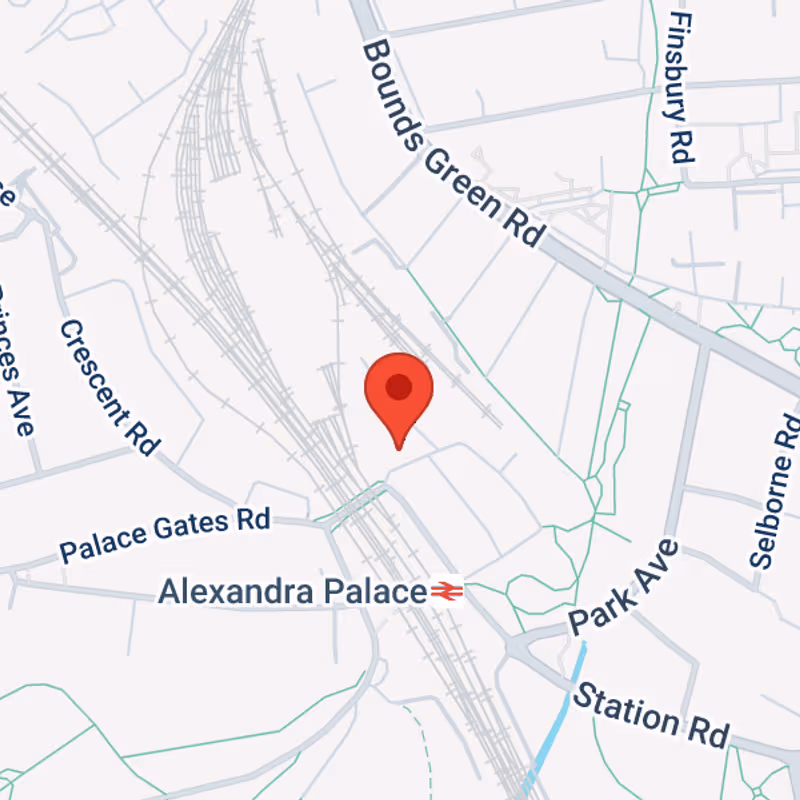 Palace Gates Bridge Road, London - Image 19