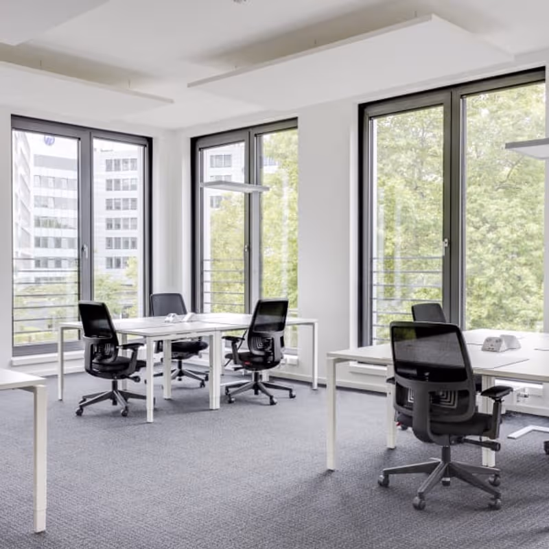 607 Jorge Basadre Avenue San Isidro, Lima - Image 2