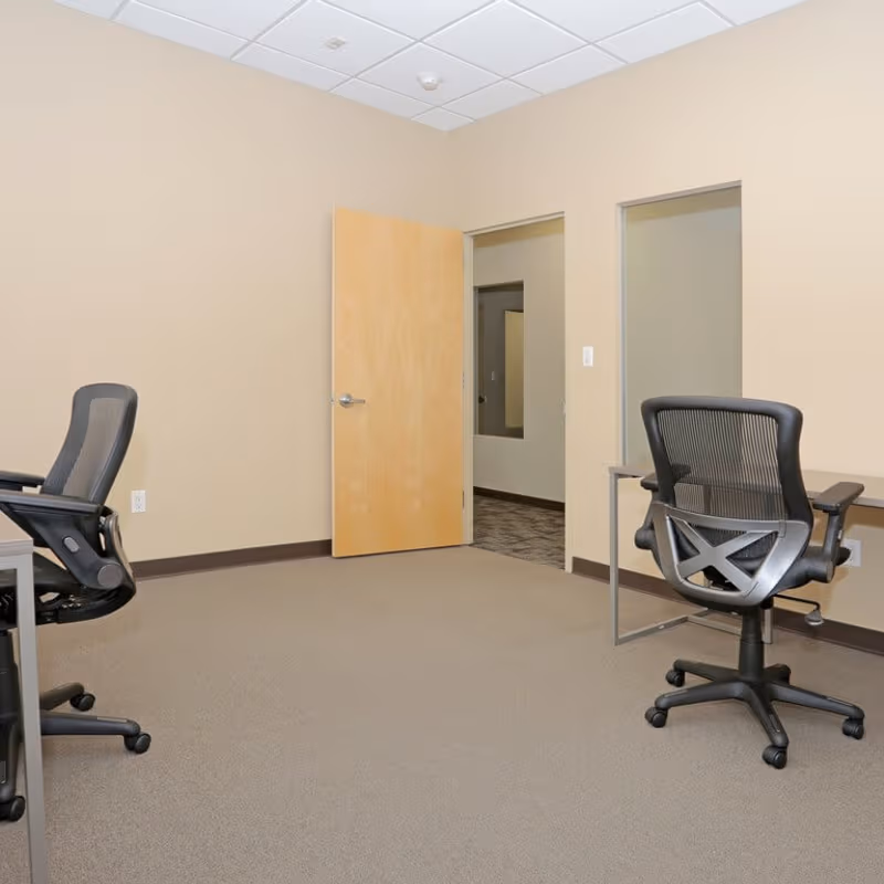 125 Michael Drive, Syosset - Image 4