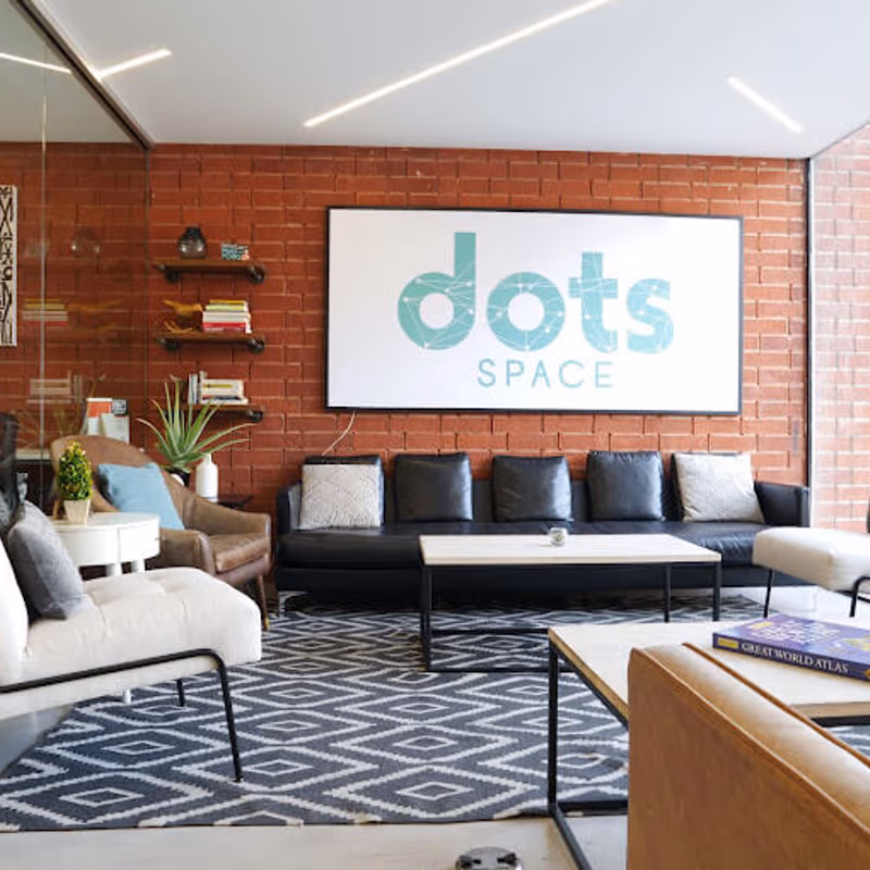 113 N San Vicente Blvd, Beverly Hills - Image 3