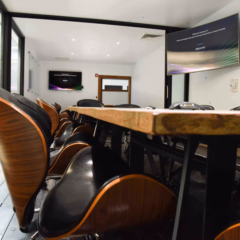 4949 S Macadam Ave, Portland - Image 1