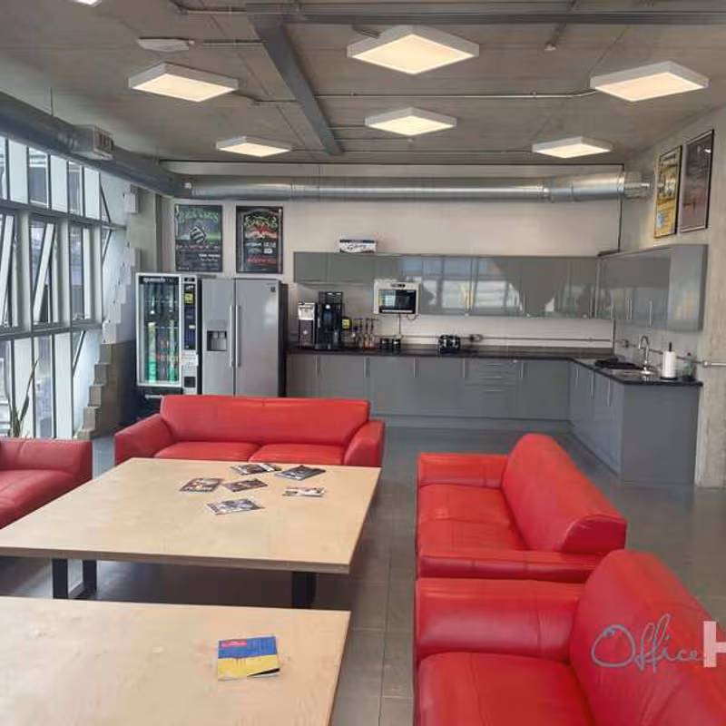2 Appleby Yard, Greenwich Peninsula - Image 4